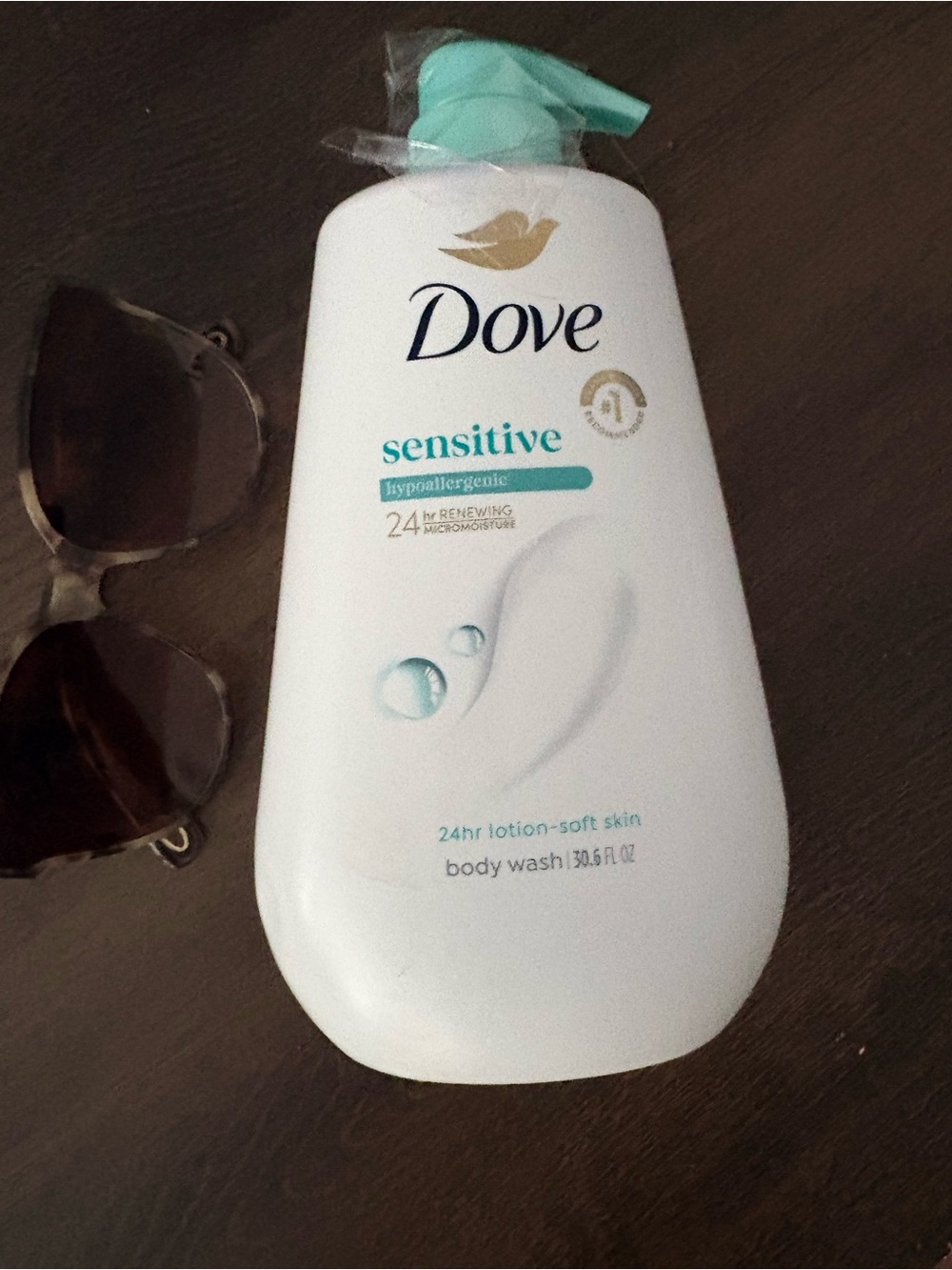 Dove Sensitive Hypoallergenic Body Wash with 24 hour lotion - Picture 2 of 6